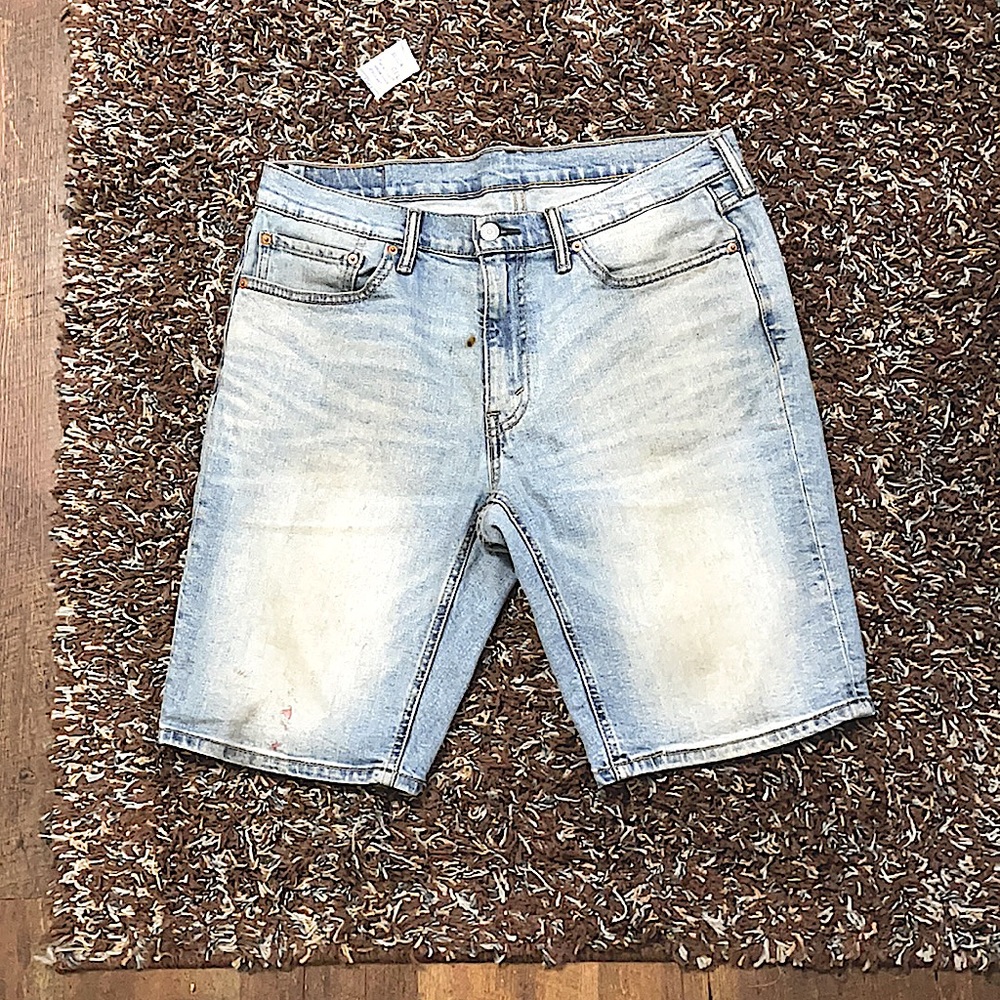 Levi shorts size 34 waist .. good condition